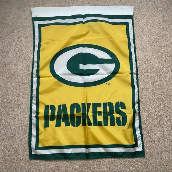 Green Bay Packers NFL 28” x 38” House Flag Banner Outdoor Man Cave Football - Picture 1 of 7